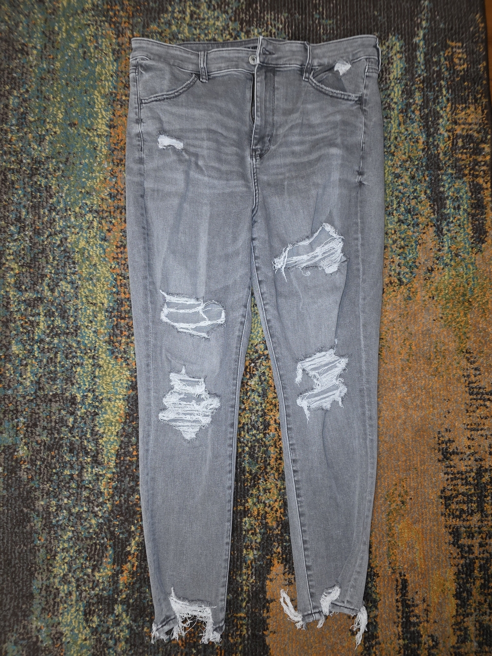American Eagle Outfitters Gray Distressed Ripped Skinny Jeans
